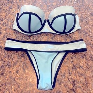 Victoria’s Secret Itsy Bikini 34D/S